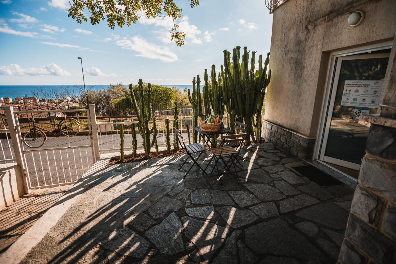 Agriturismo Rose Di Pietra Pietra Ligure Exterior photo